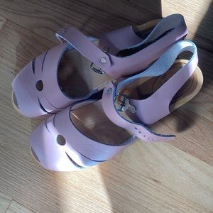 Kurier Wood Peep Toe Mary Janes